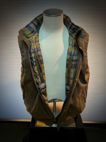 91921-7 Earth Brown
Week End Vest
Faux Leather-
Multiple Pockets In & Out 91921-7 Earth Brown
Week End Vest
Faux Leather-
Multiple Pockets In & Out