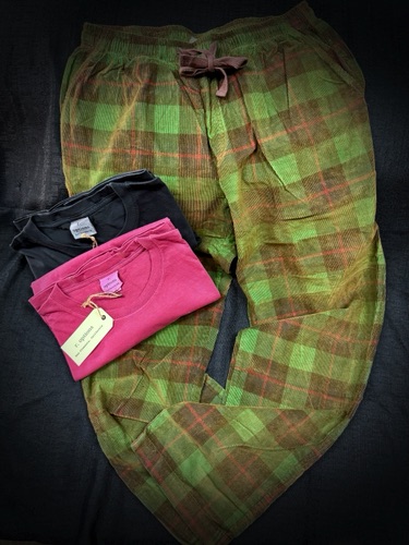 42641-4A Green/Navy/Red
Corduroy Lounge Pant
4900-8 -21 Black,-65 Brick Tee